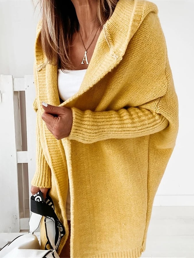 Lia | Strickjacke mit Kapuze und gerippten Ärmeln