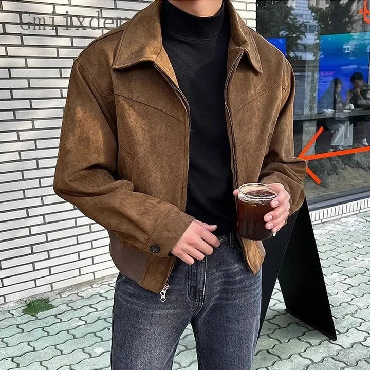 Leif | Chaqueta con cremallera, costuras en el canesú y acabado de ante