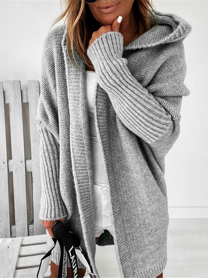 Lia | Strickjacke mit Kapuze und gerippten Ärmeln