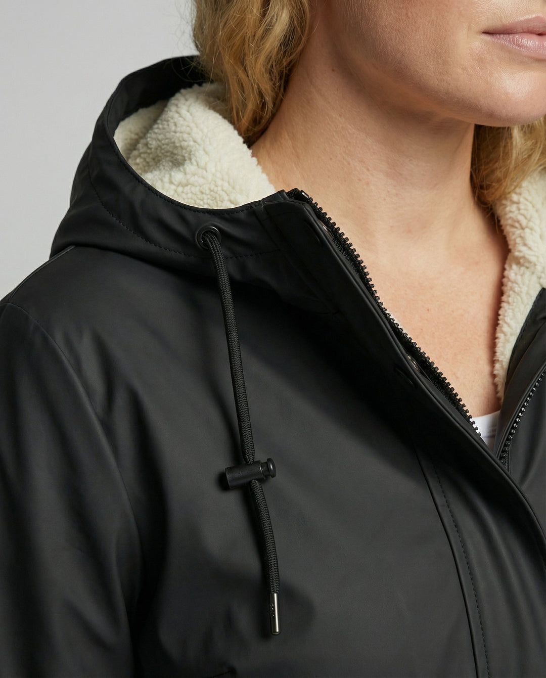 Nora | Parka con capucha e interior afelpado