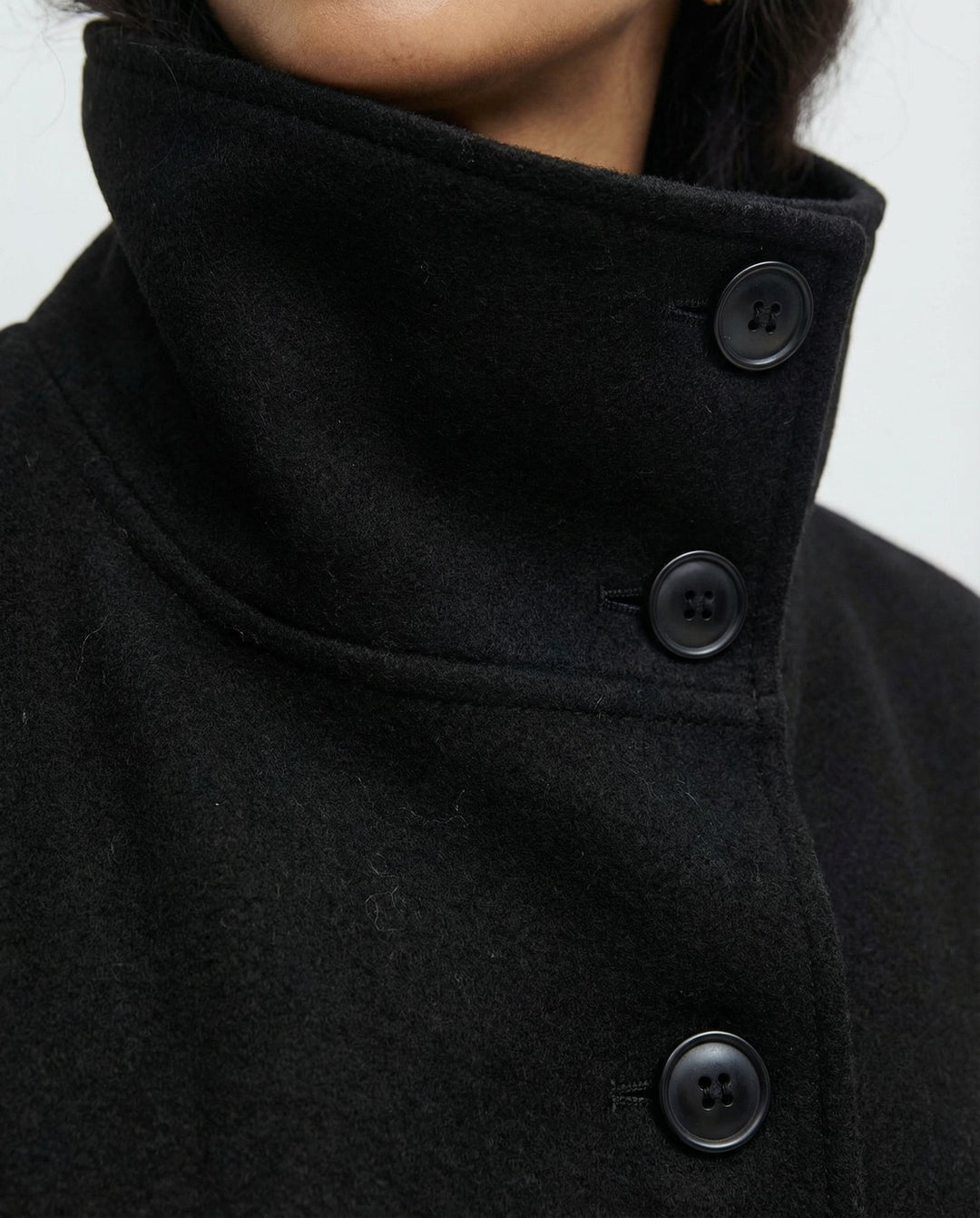 Nika | Cape-Jacke mit Gürtel und weiten Ärmeln