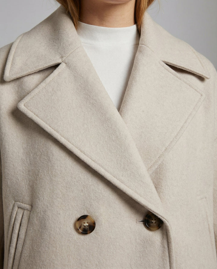 Mara | Veste courte à revers croisés et double boutonnage