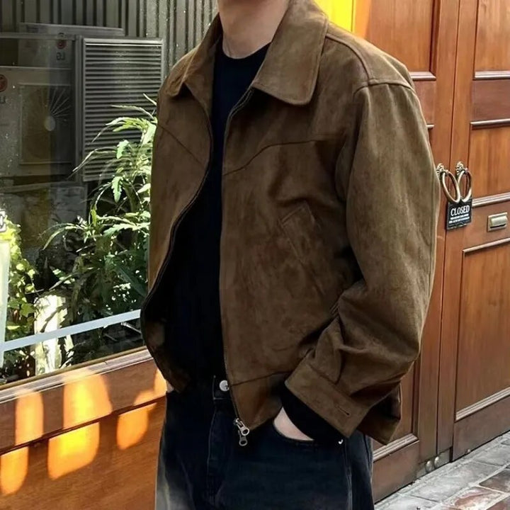 Leif | Chaqueta con cremallera, costuras en el canesú y acabado de ante