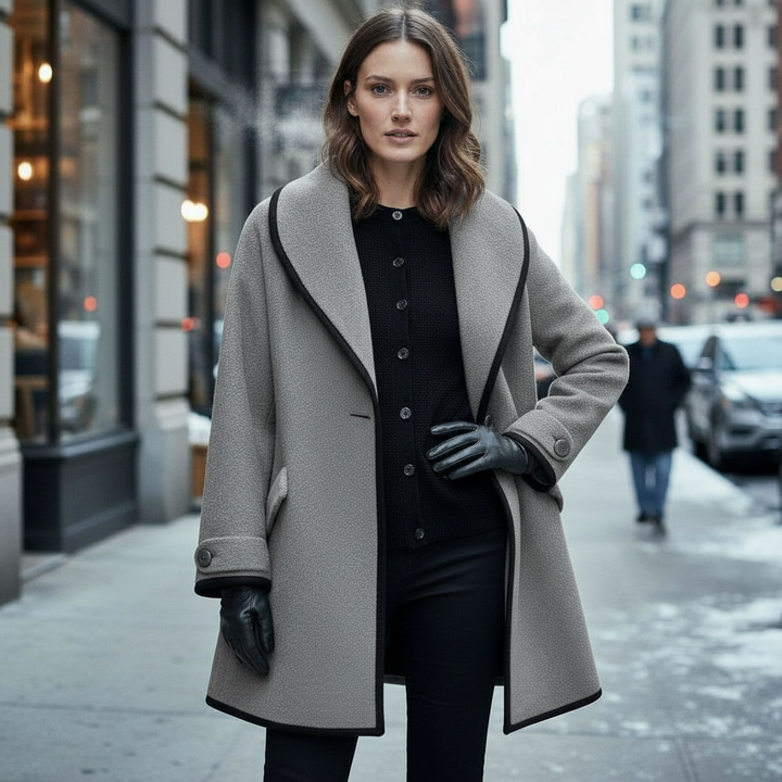 Liora | Cappotto con revers arrotondati e dettagli scuri