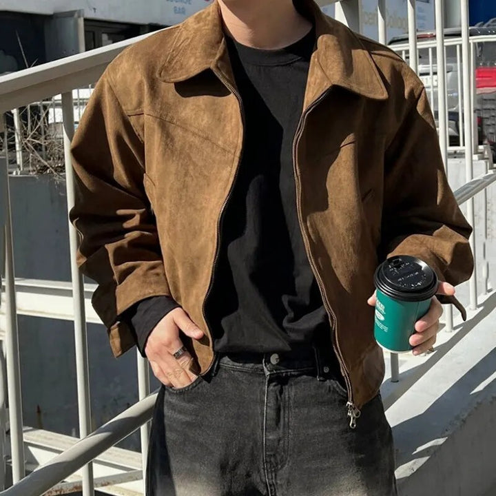 Leif | Chaqueta con cremallera, costuras en el canesú y acabado de ante