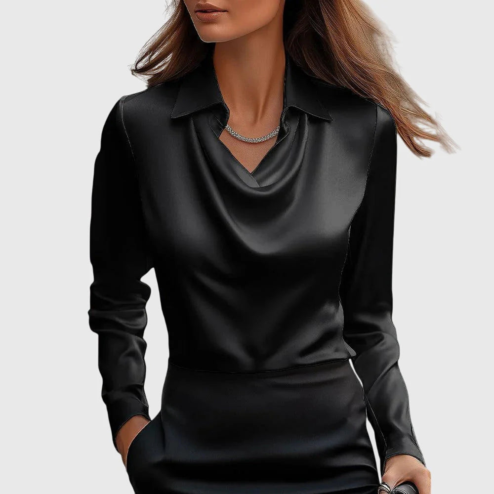 Blusa Ana con cuello plisado y brillo sutil