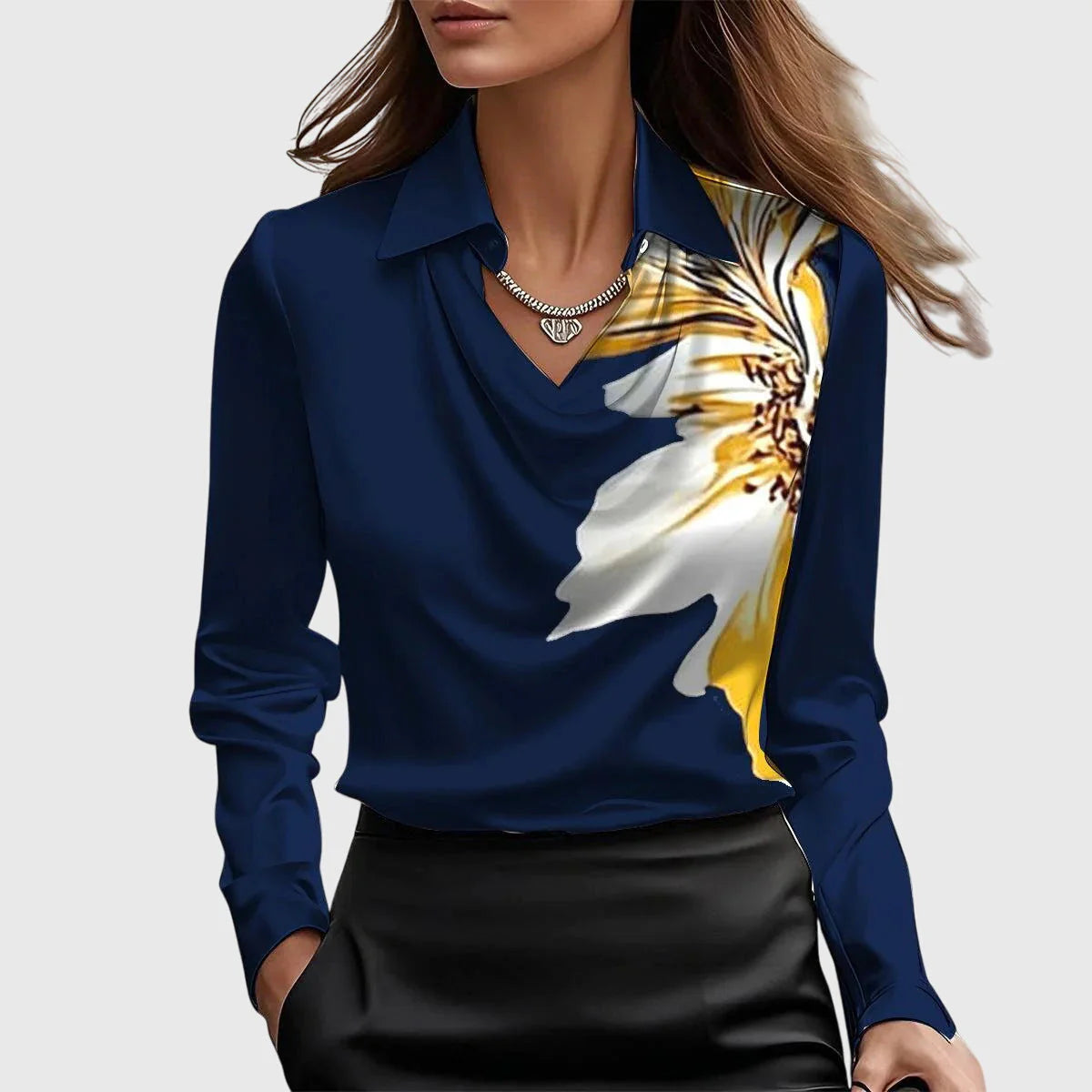 Blusa Ana con cuello plisado y brillo sutil