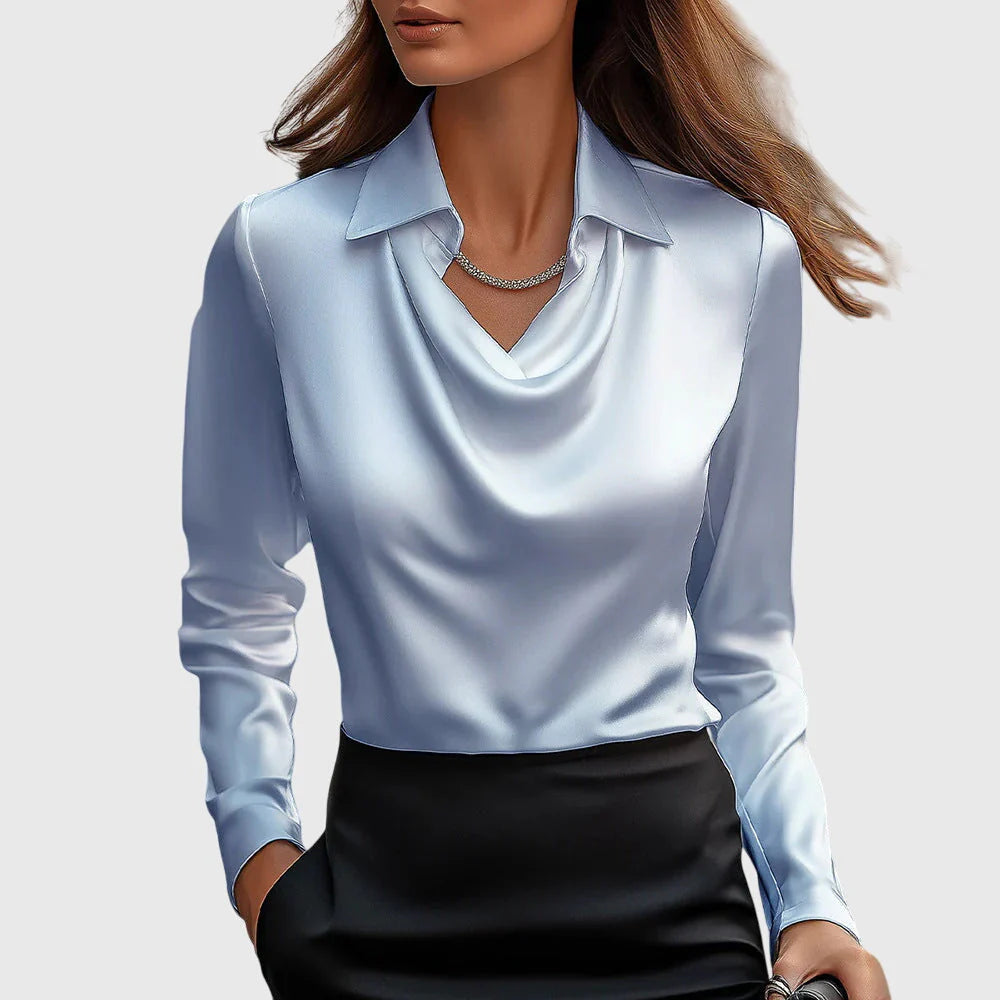 Blusa Ana con cuello plisado y brillo sutil