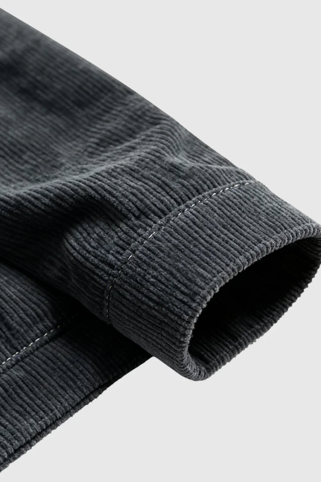 Chaqueta de terciopelo gris oscuro para hombre | Cuello de borreguito y botones a presión