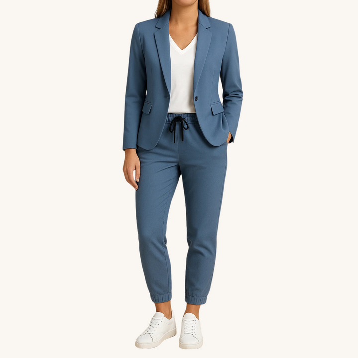 Monique | Eleganza moderna in un comodo tailleur