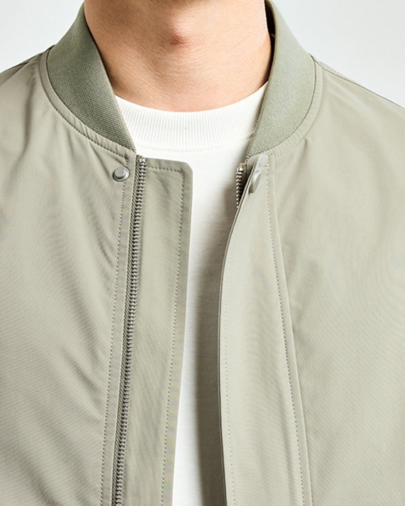 Giacca Bomber Minimalista | Essential Style and Everyday Comfort