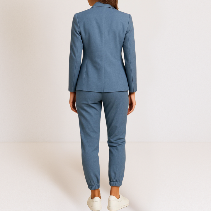 Monique | Eleganza moderna in un comodo tailleur