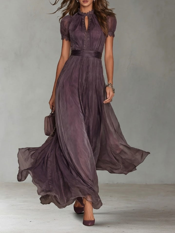 Flavia: vestido largo morado con escote en forma de ojo de cerradura y ribete de encaje de gasa