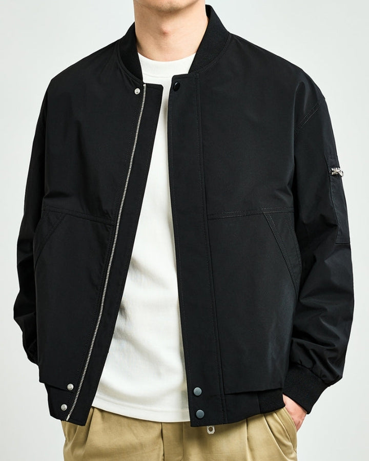 Giacca Bomber Minimalista | Essential Style and Everyday Comfort