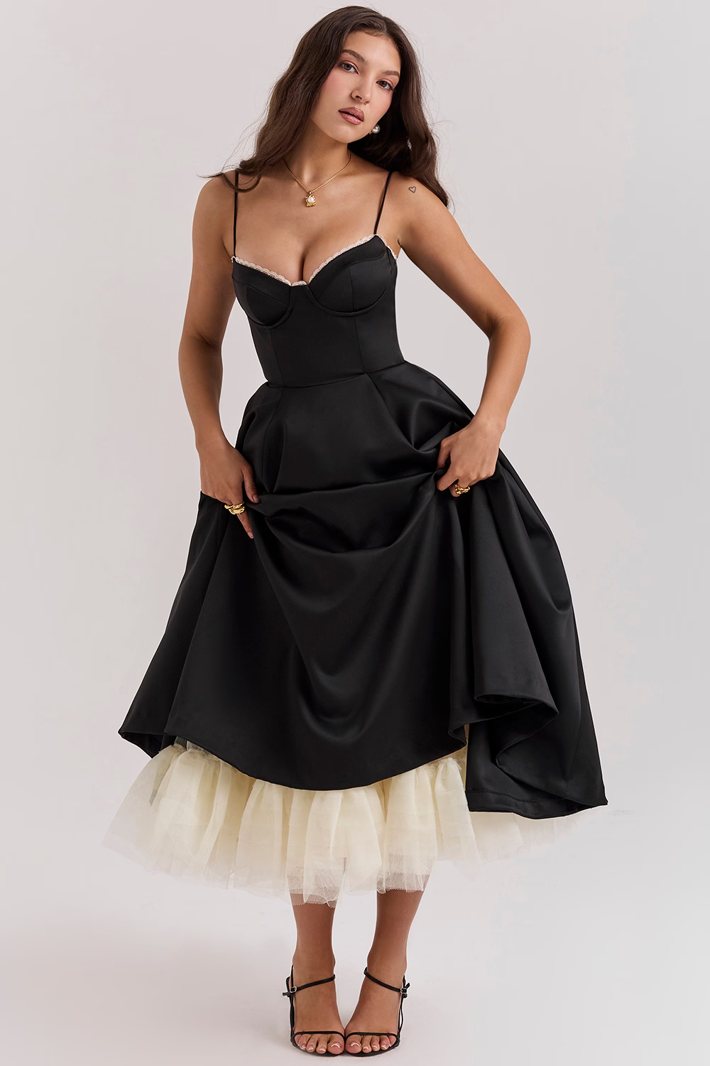 Abito Blu Elegante con Dettagli Glamour