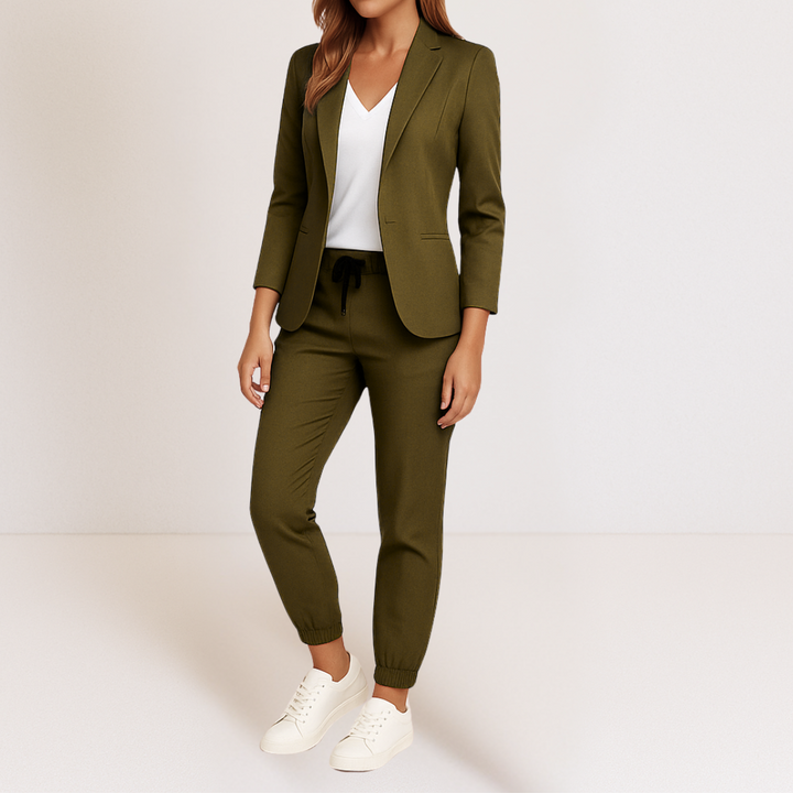 Monique | Eleganza moderna in un comodo tailleur