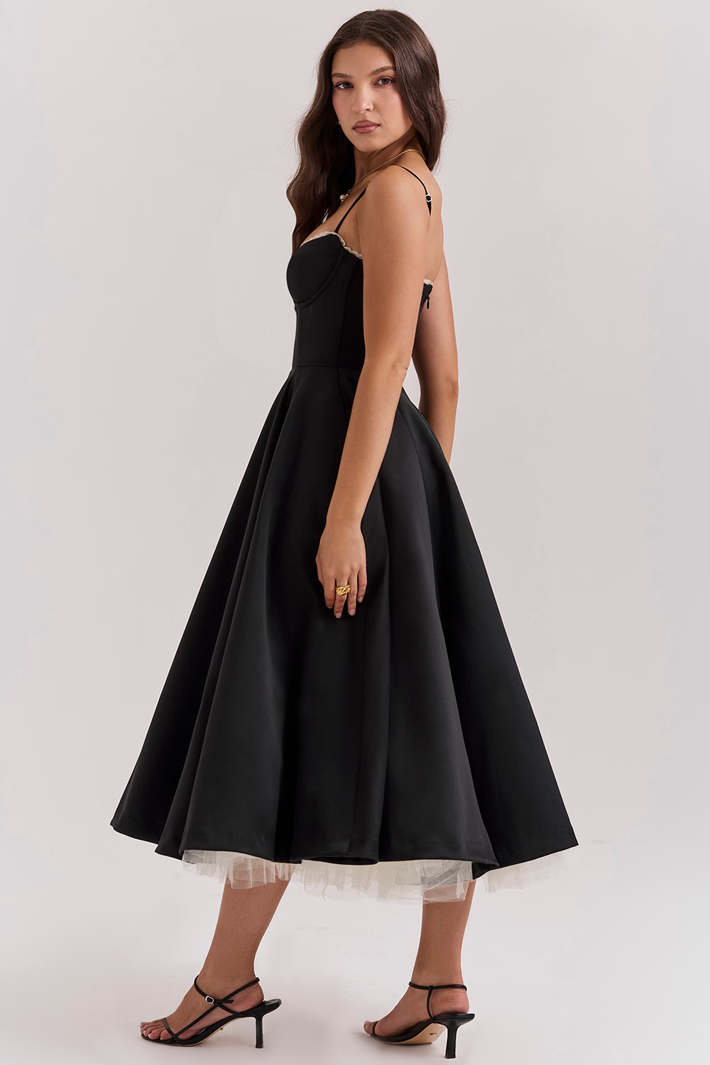Abito Blu Elegante con Dettagli Glamour