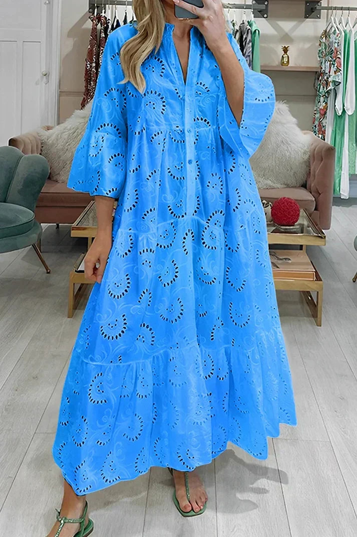 Elegant dress with eyelet embroidery