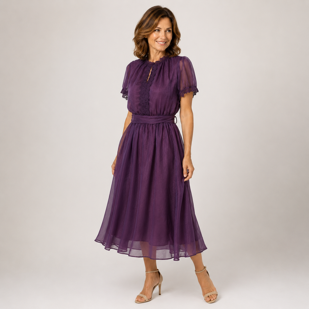 Flavia | Maxi-jurk met diepe halslijn en kanten rand van chiffon