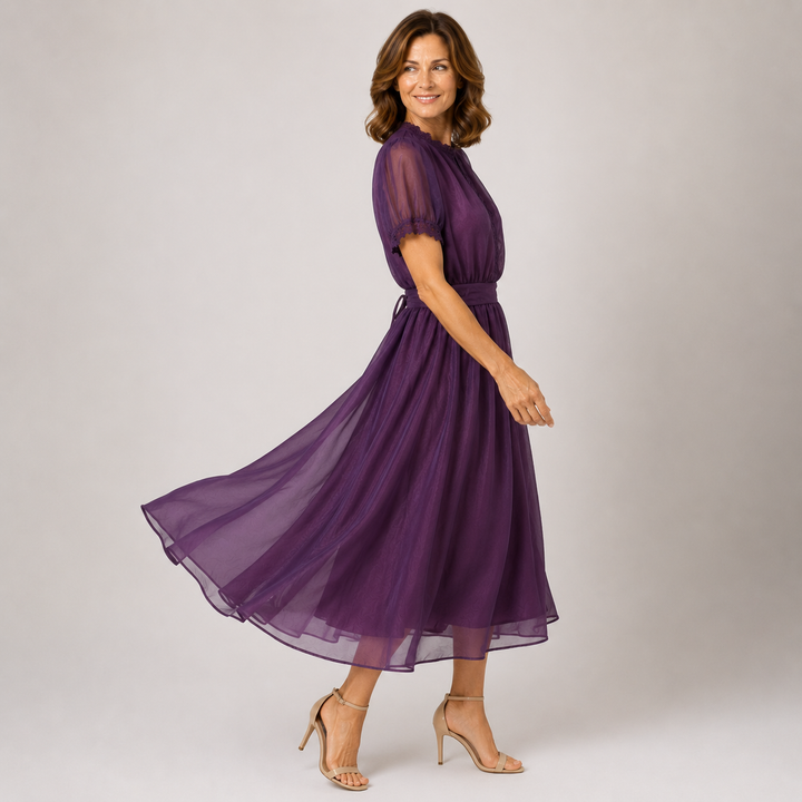 Flavia | Maxi-jurk met diepe halslijn en kanten rand van chiffon