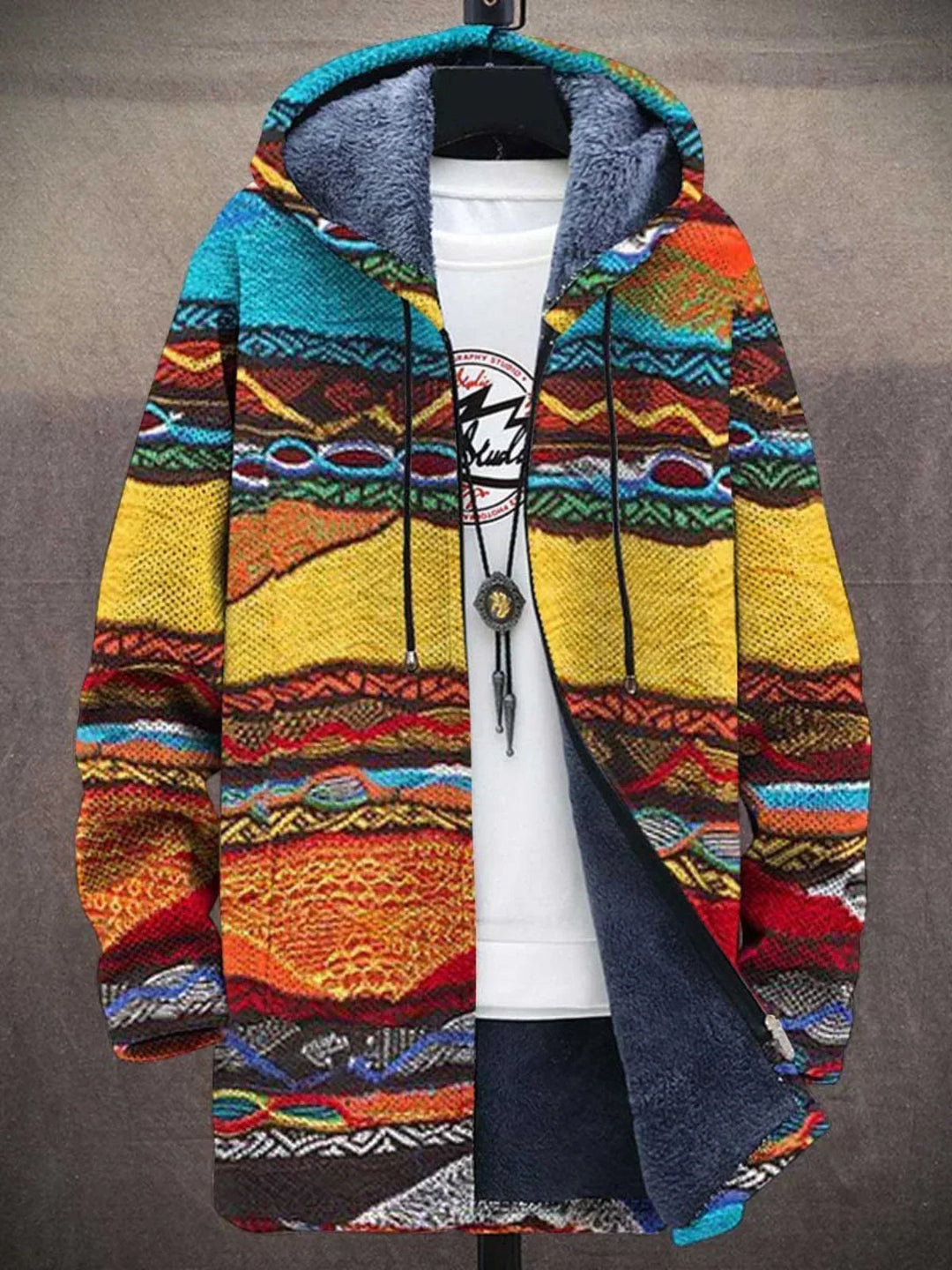 Dalila – Luxuriöse, kunstinspirierte Strickjacke