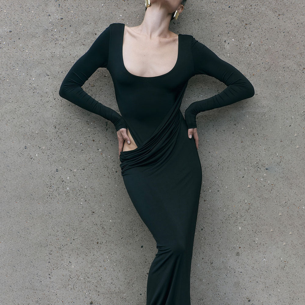 Maxikleid mit langen Ärmeln und Drapierung