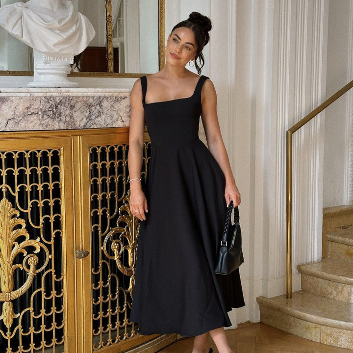 Vestido maxi com decote quadrado e corte evasé