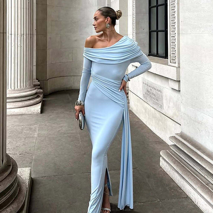 Schulterfreies Maxikleid mit Raffungen