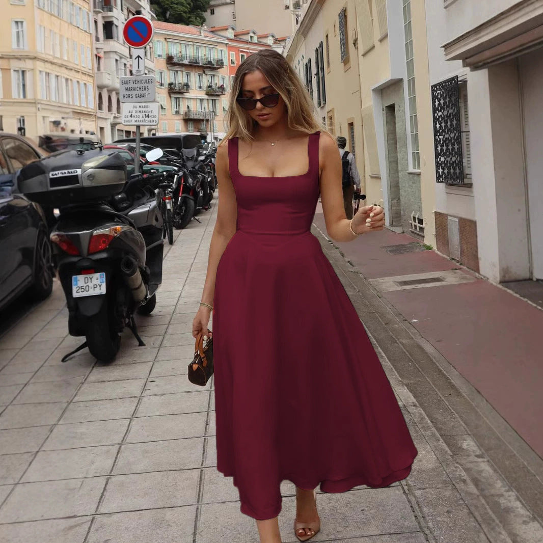 Vestido maxi com decote quadrado e corte evasé