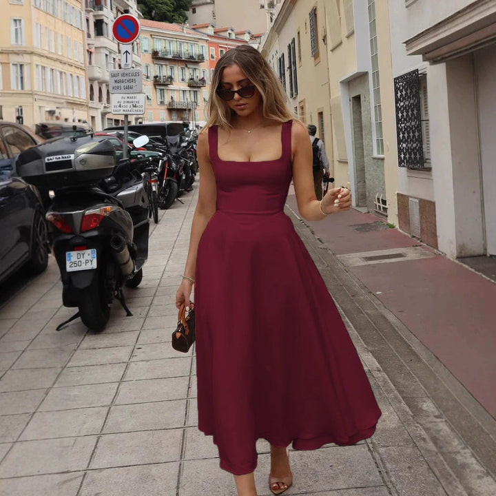 Vestido maxi com decote quadrado e corte evasé
