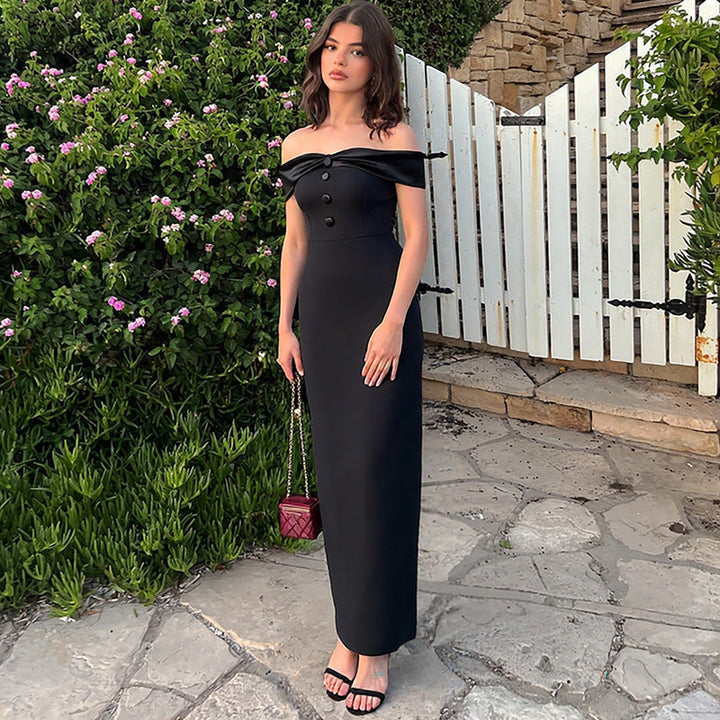 Schulterfreies Maxikleid mit Knopfleiste