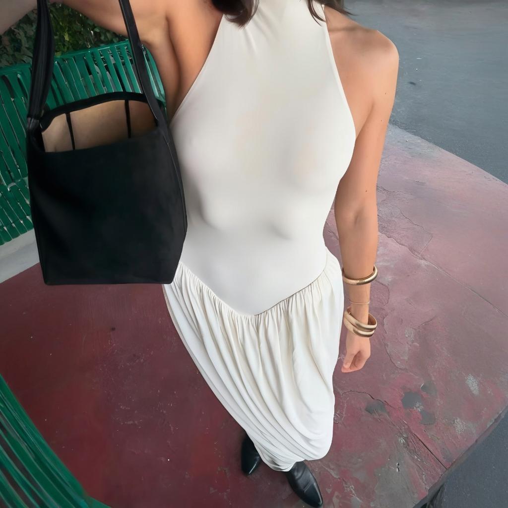 Robe longue sans manches à col montant