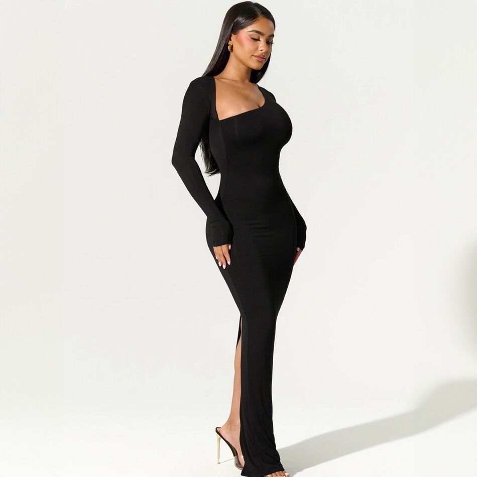 Schwarzes asymmetrisches Maxikleid mit langen Ärmeln