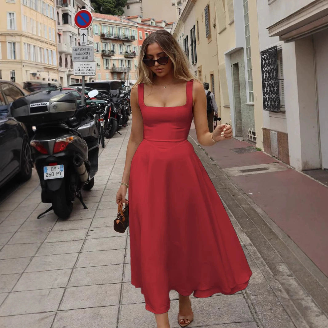 Vestido maxi com decote quadrado e corte evasé