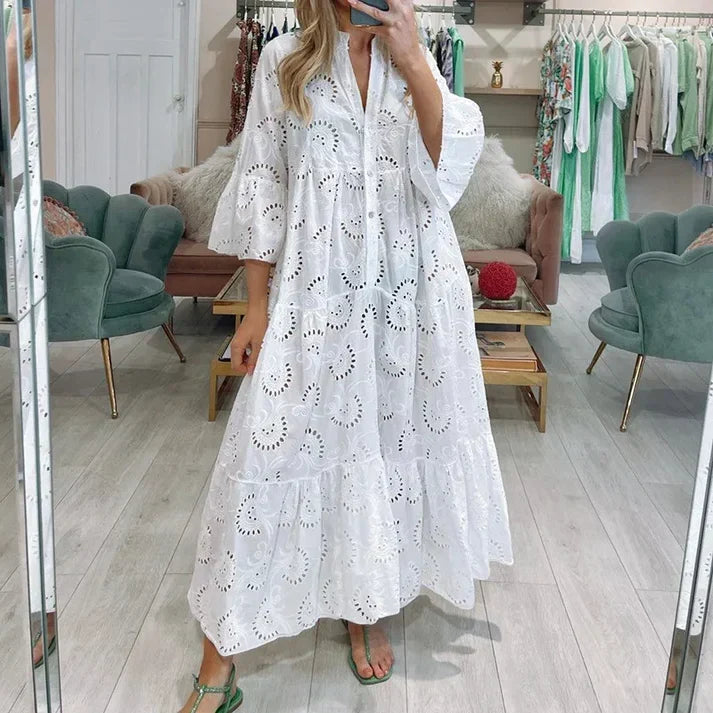 Elegant dress with eyelet embroidery