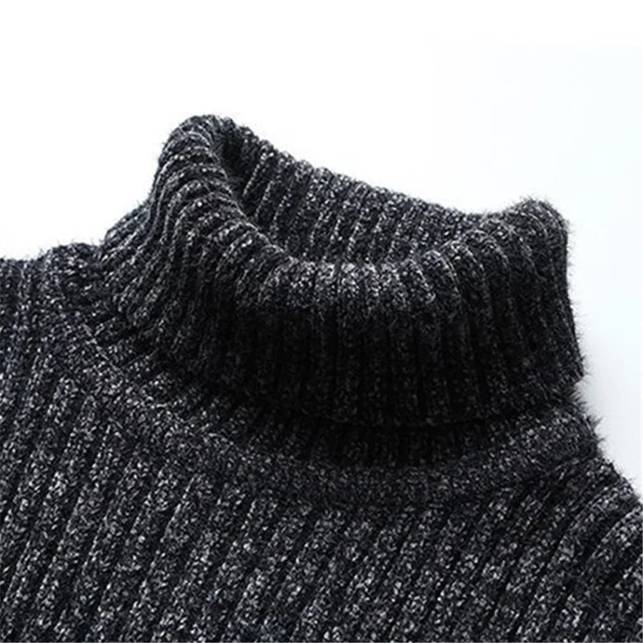 Maglione lavorato a collo alto | Caldo e raffinato