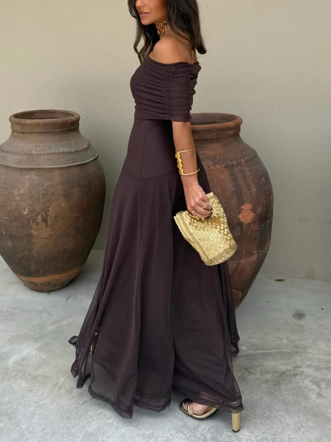 Abito Elegante con Sovrapposizione in Mesh