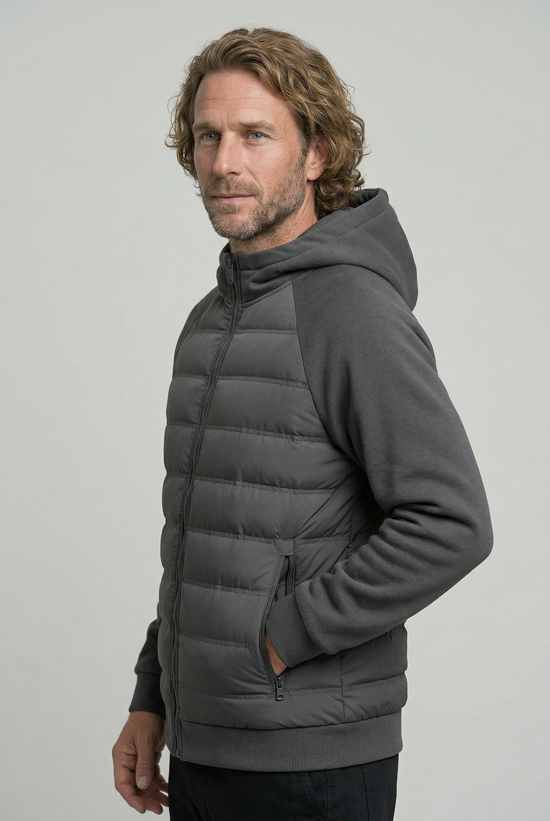 Giacca da uomo con cappuccio grigio antracite | Vestibilità ampia e leggera imbottitura
