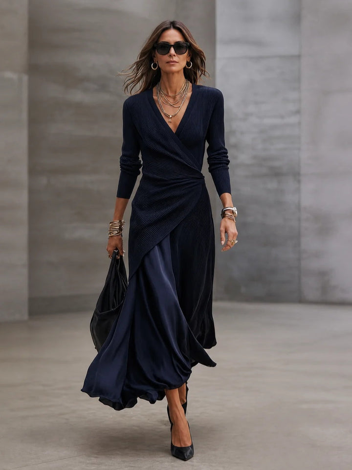 Loredana | Marineblaues asymmetrisches Maxikleid mit V-Ausschnitt