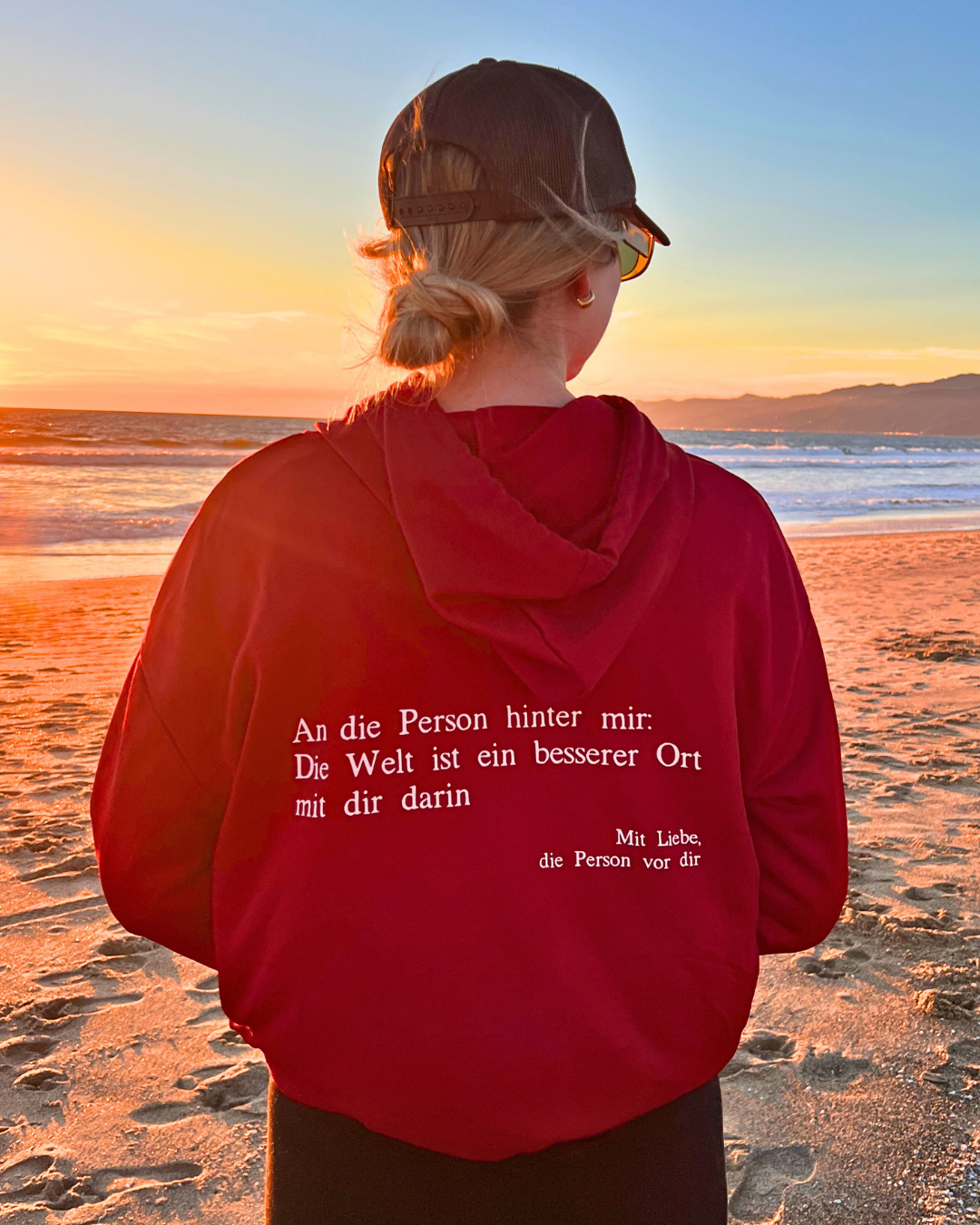 Nele | Sweat à capuche avec inscription dans le dos