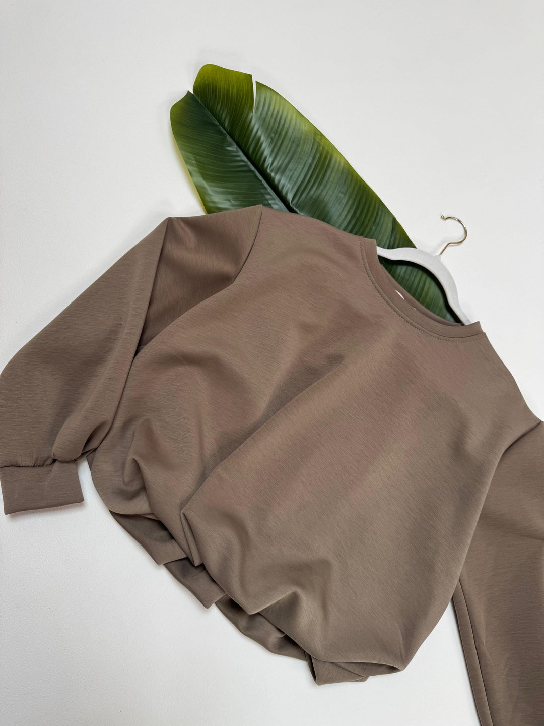 Mira | Felpa girocollo con spalle scese