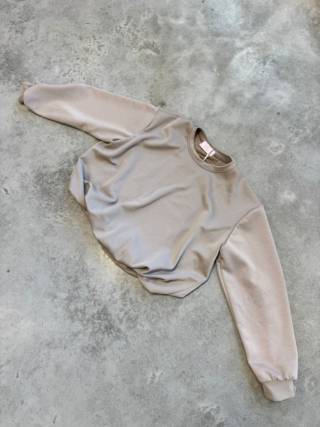 Mira | Felpa girocollo con spalle scese