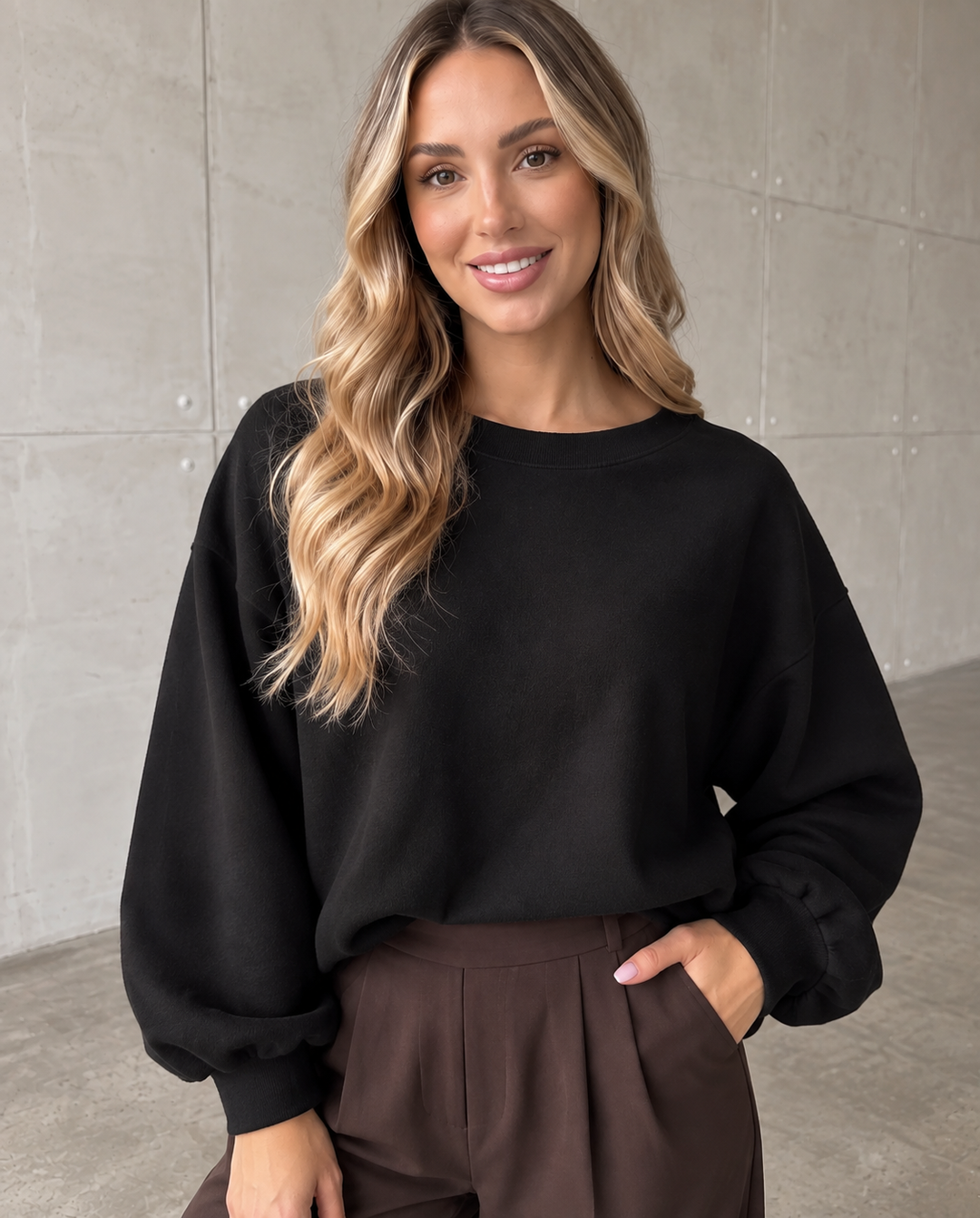 Mira | Felpa girocollo con spalle scese