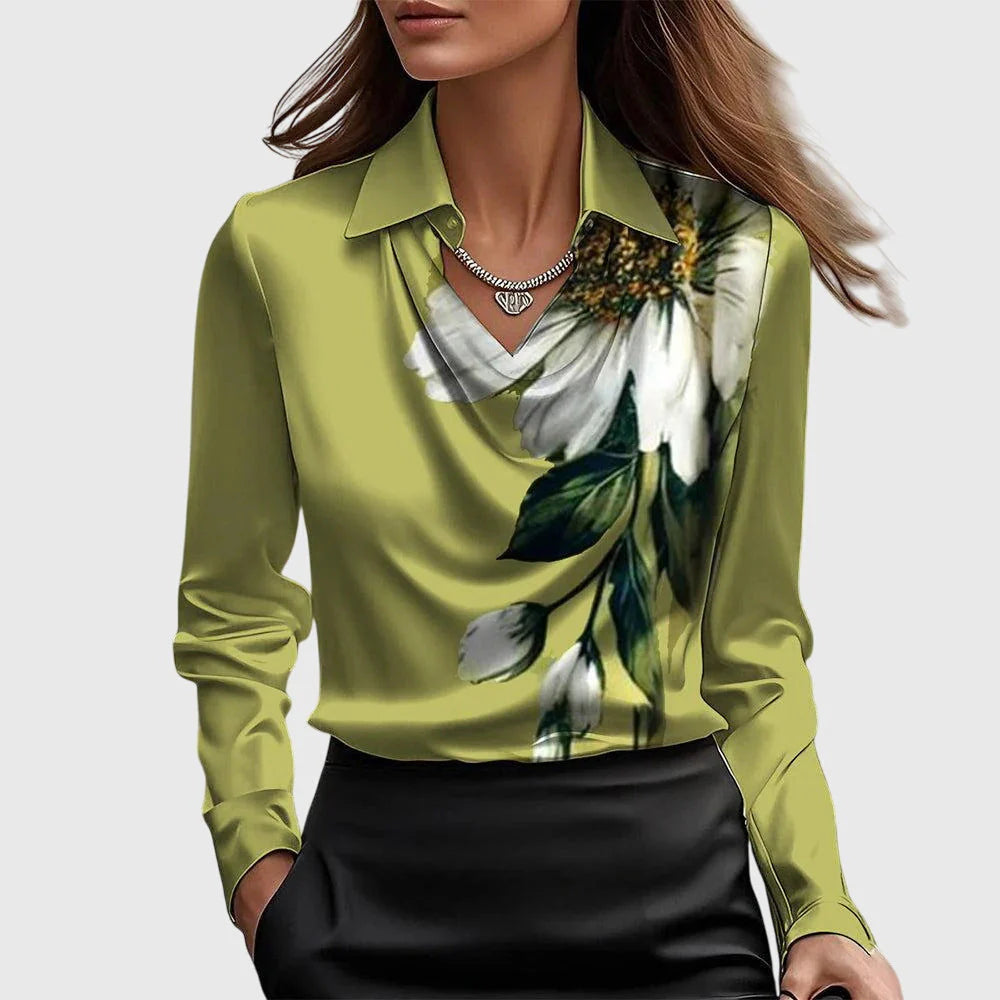 Blusa Ana con cuello plisado y brillo sutil