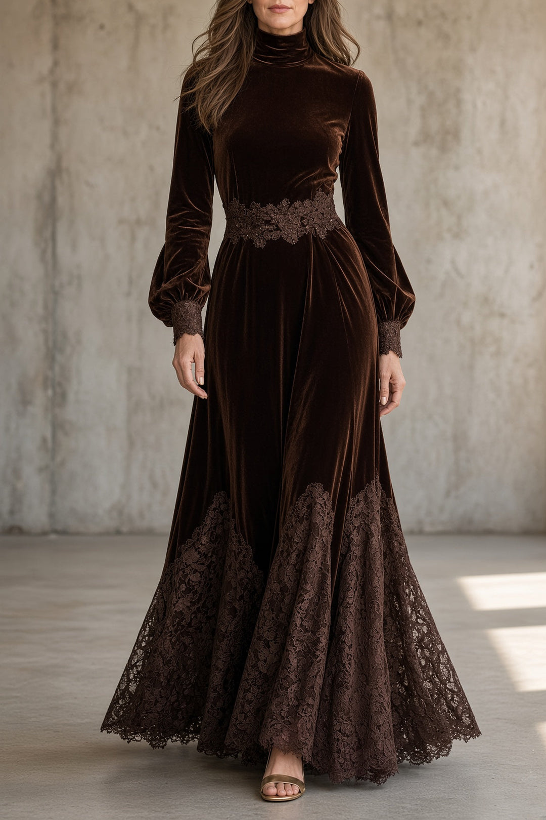 Monica | Robe longue effet velours avec bordure en dentelle