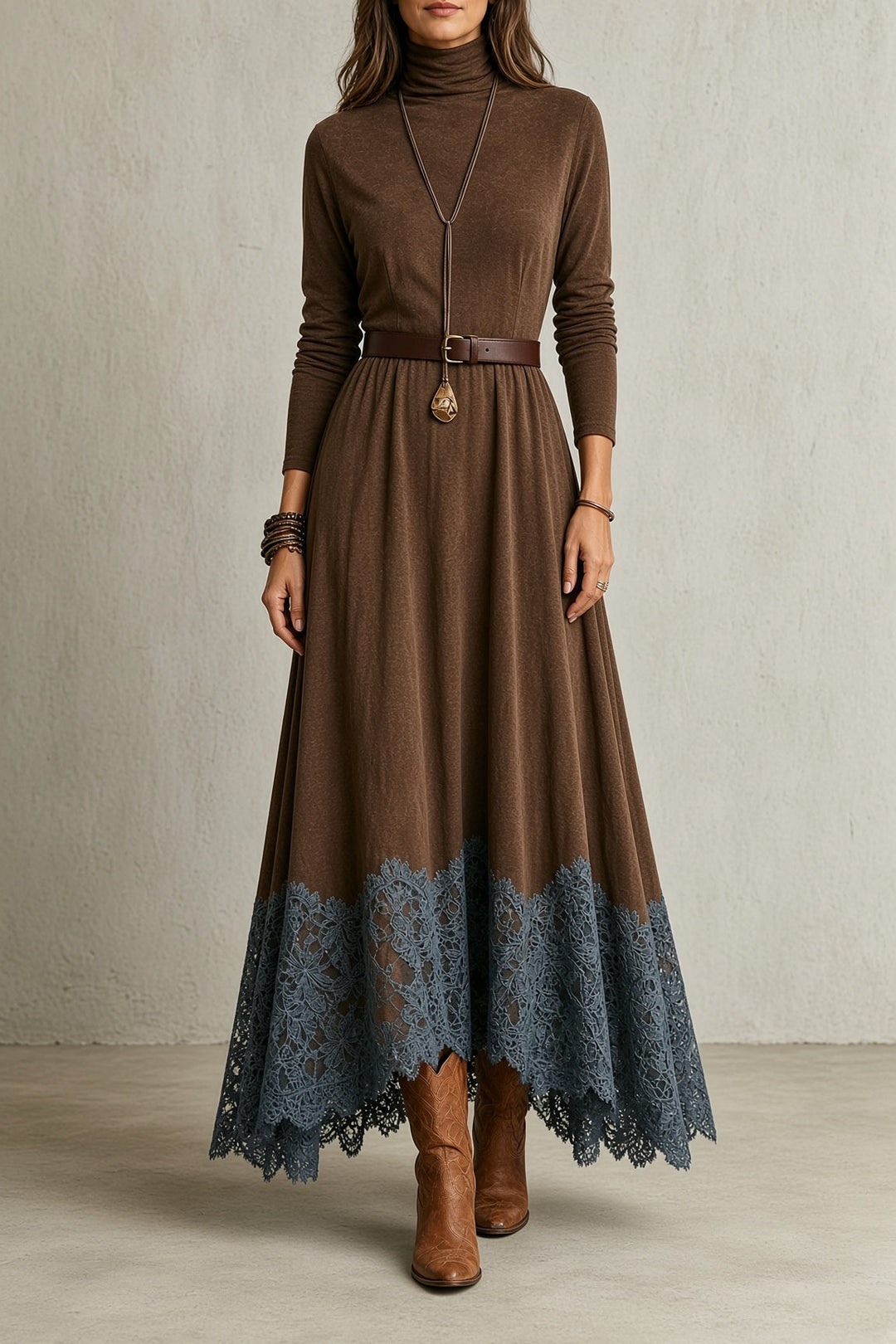 Sarah | Vestido de cuello alto con cinturón y bajo de encaje