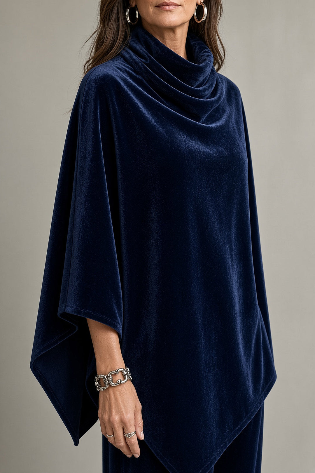 Monica | Ensemble poncho drapé à l’aspect velours et pantalon