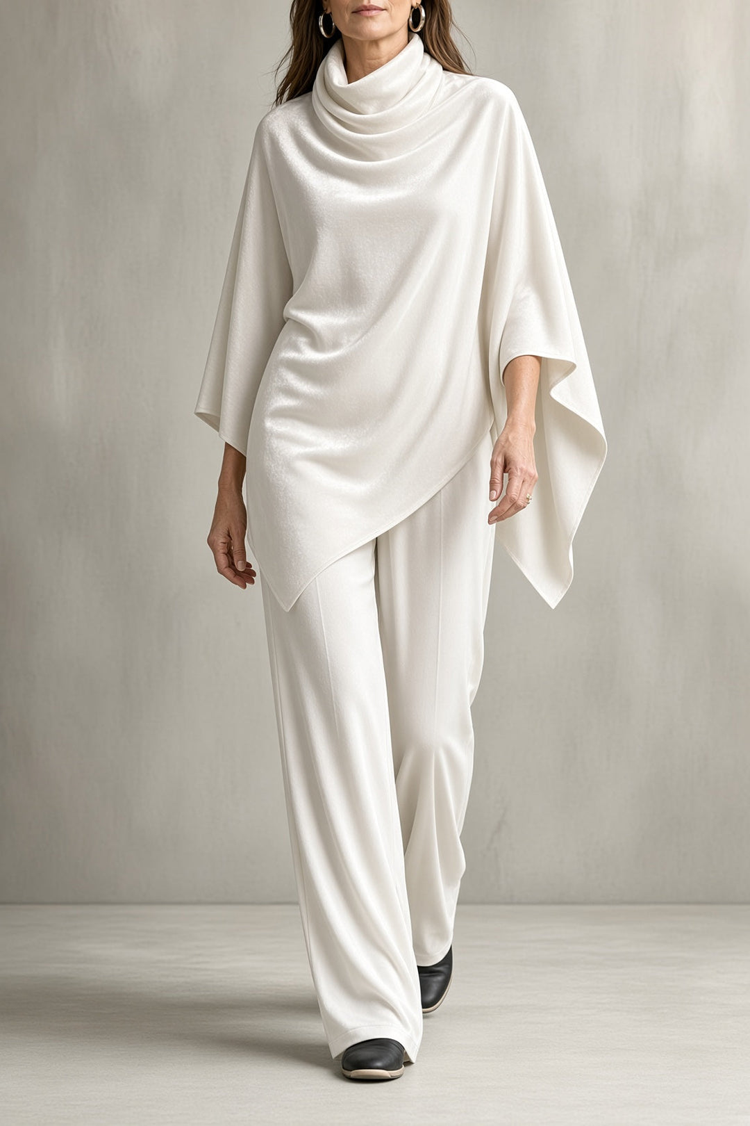 Monica | Ensemble poncho drapé à l’aspect velours et pantalon