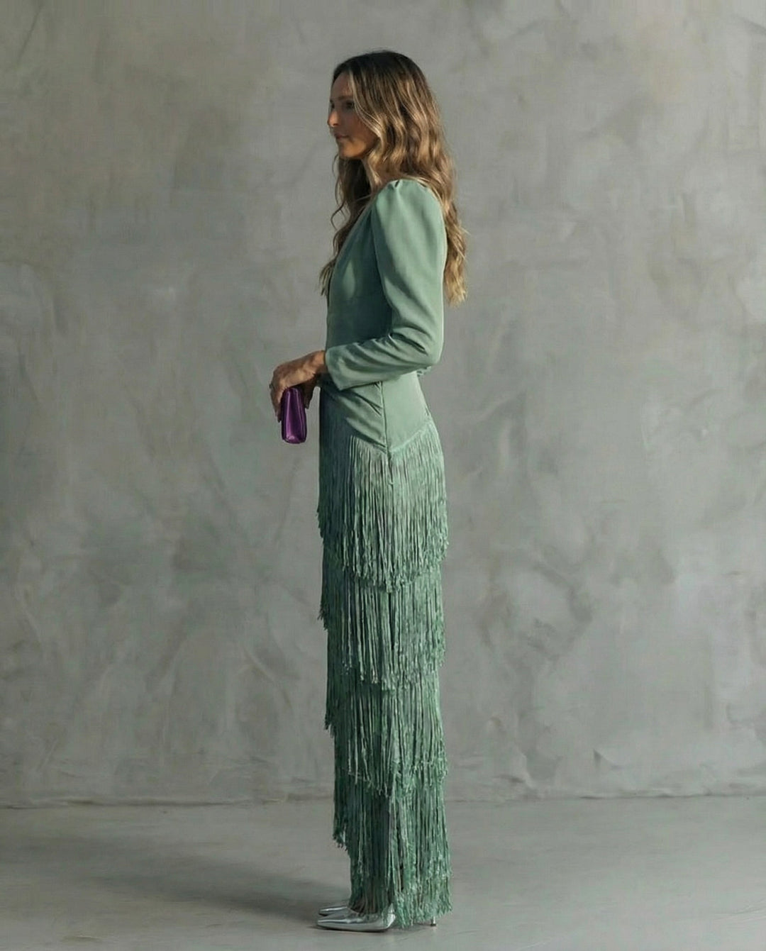 Alessia - Elegante abito midi con maniche con frange