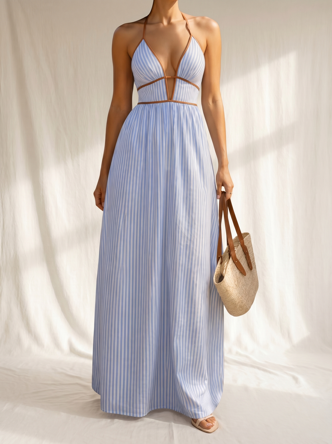 Laurina | Vestido comprido às riscas com decote recortado